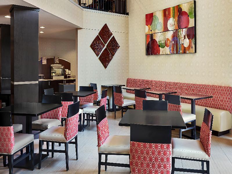 Holiday Inn Express & Suites Naples Downtown - 5Th Avenue By Ihg Dış mekan fotoğraf